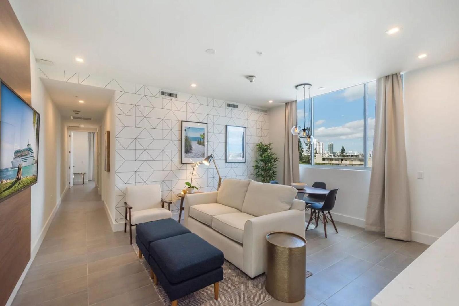 2br South | 5 Min To | Modern & Cozy Apartment *