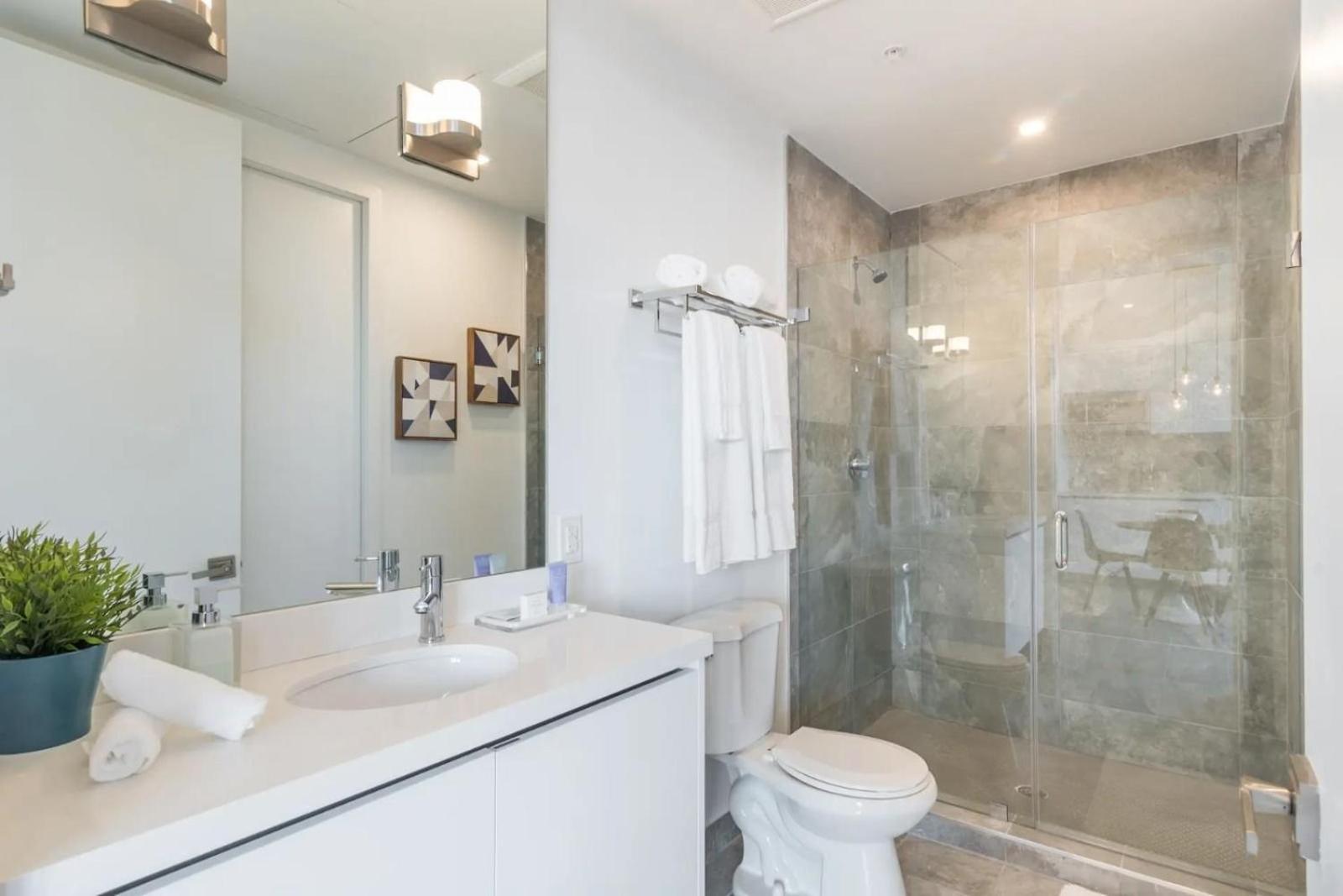 2br South | 5 Min To | Modern & Cozy Apartment *